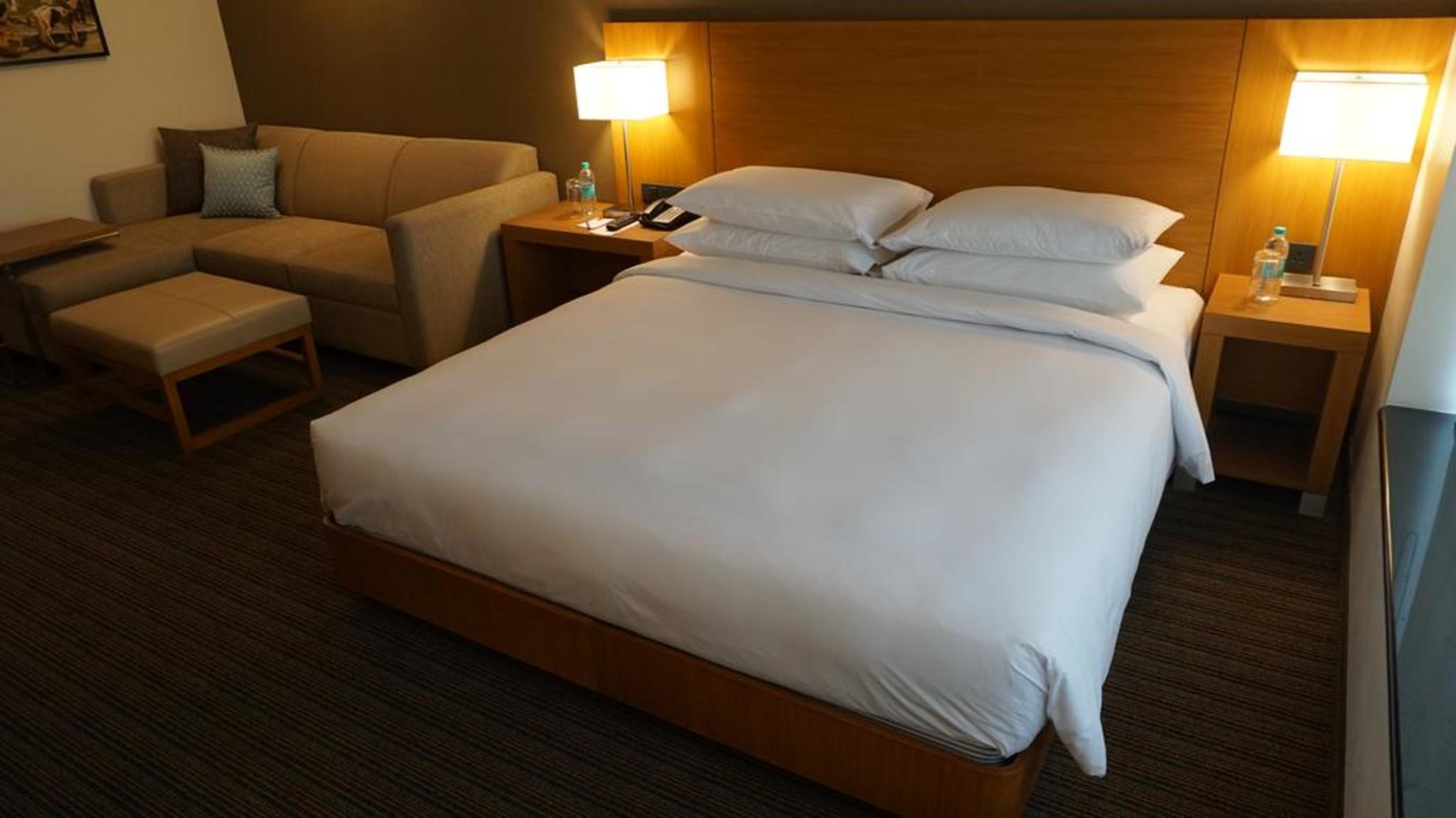 Hyatt Place Hyderabad Banjara Hills Exterior foto A bed