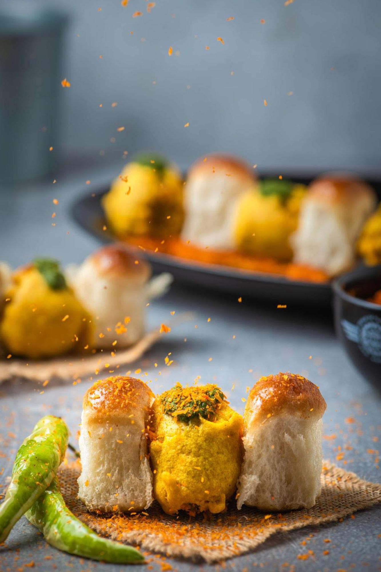 Hyatt Place Hyderabad Banjara Hills Exterior foto A plate of paneer pakora