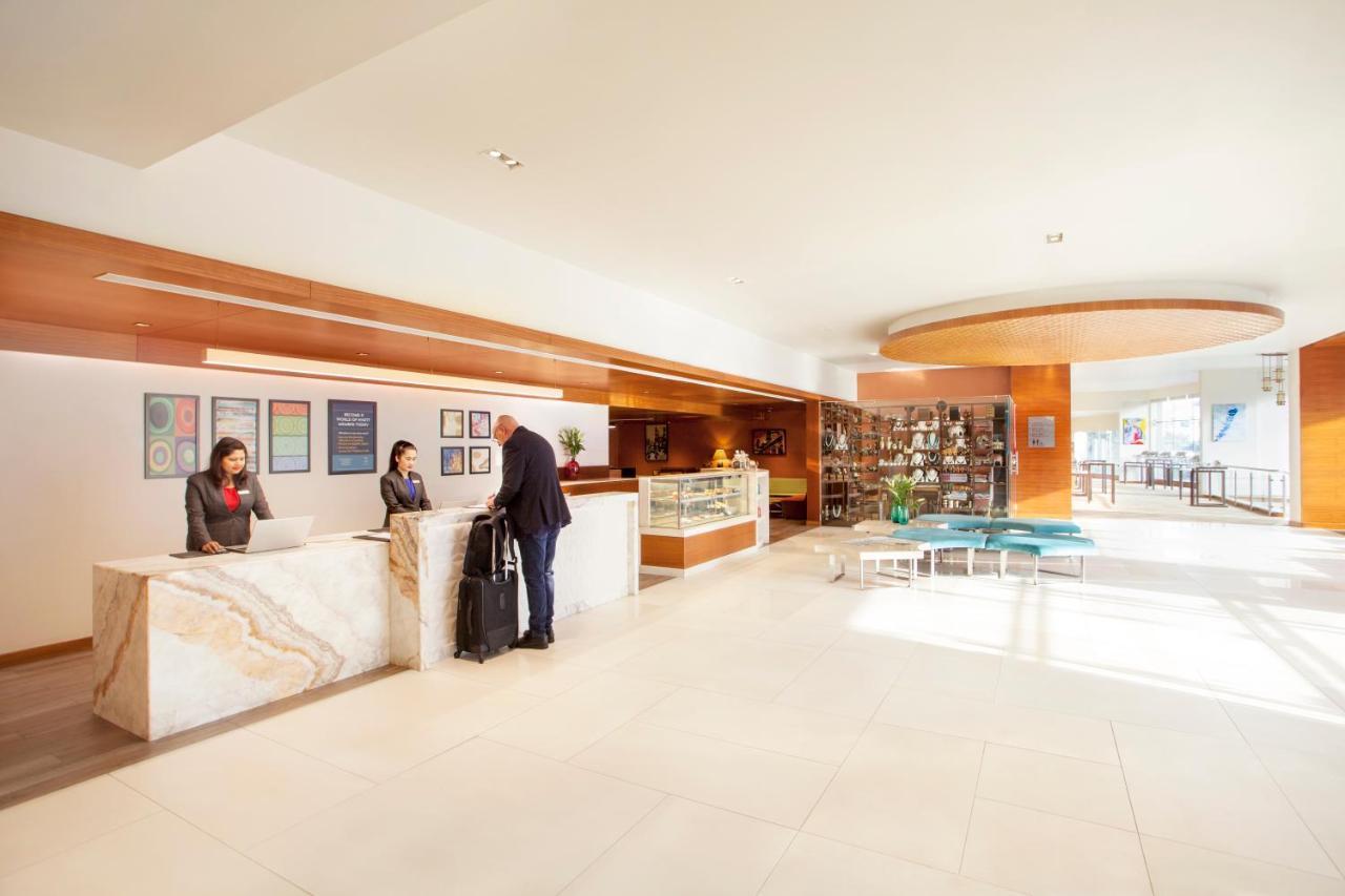 Hyatt Place Hyderabad Banjara Hills Exterior foto Lobby